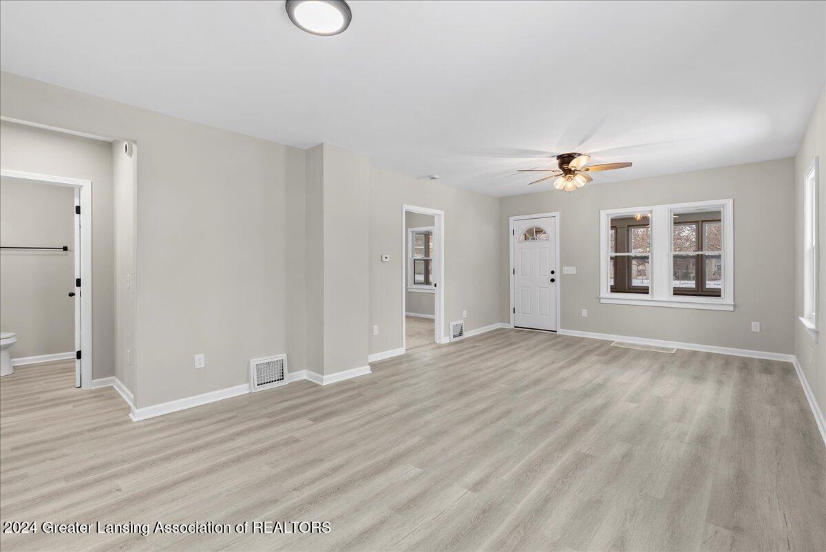 2717 West Jolly Road Lansing, MI 48911 - Photo 16 of 33 19-Media Jett - 19