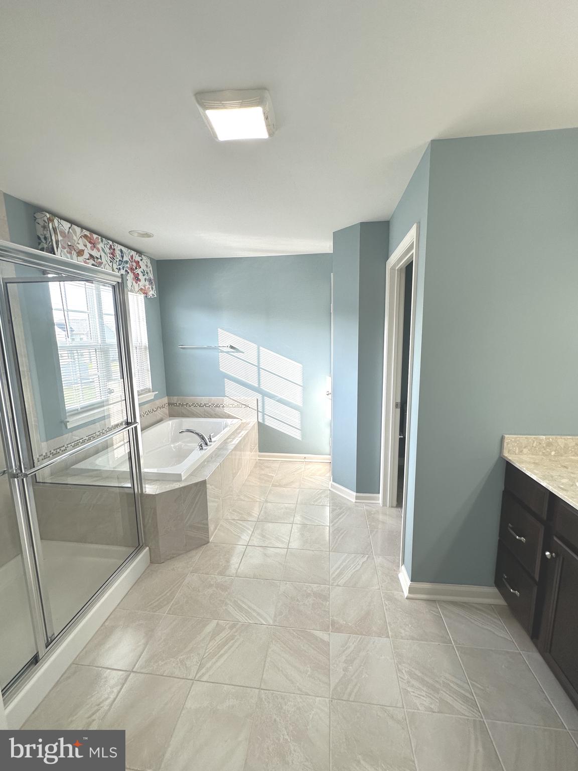 211 Arrowood Drive Smyrna, DE 19977 - Photo 15 of 22 a view of kitchen with granite countertop window and refrigerator