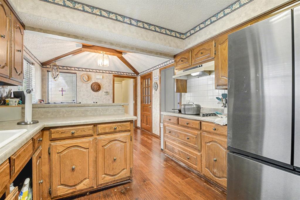 2257 Bolden Road Irving, TX 75060 - Photo 12 of 37