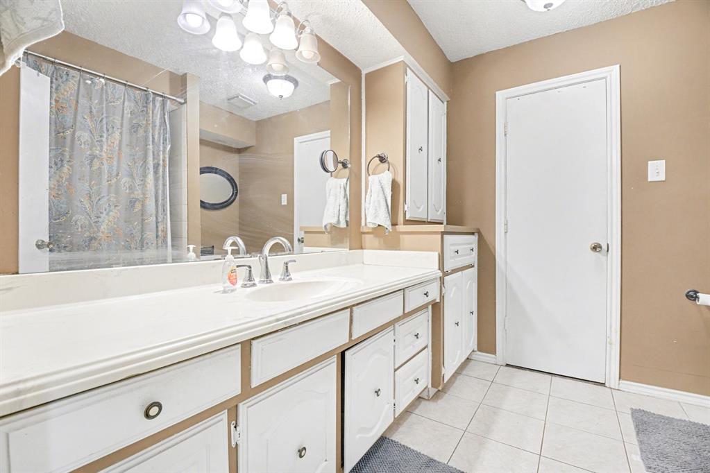 2257 Bolden Road Irving, TX 75060 - Photo 20 of 37