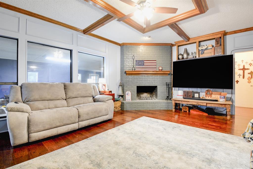 2257 Bolden Road Irving, TX 75060 - Photo 5 of 37