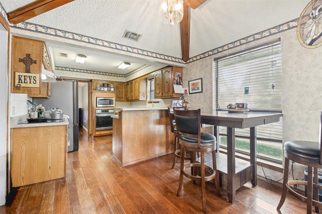 2257 Bolden Road Irving, TX 75060 - Photo 9 of 37