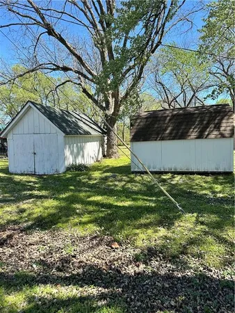 $75,000 | 111 West 7th Street, Pleasanton, KS 66075