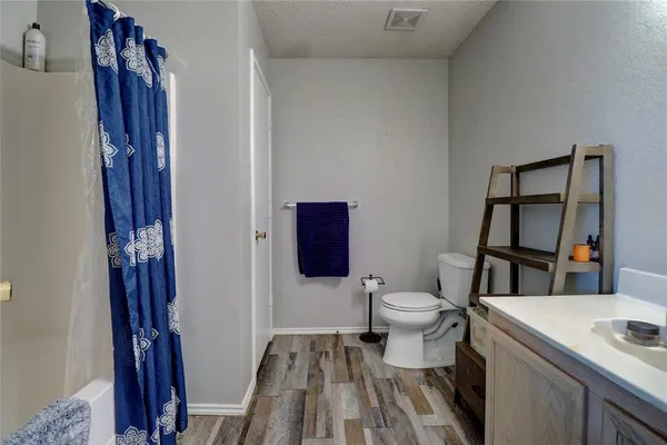 $300,000 | 1305 Highcrest Drive, Burleson, TX 76028
