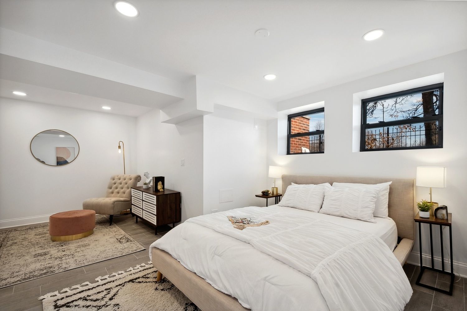 5426 North Western Avenue Chicago, IL 60625 - Photo 9 of 22 a bedroom with a bed and painting on the wall