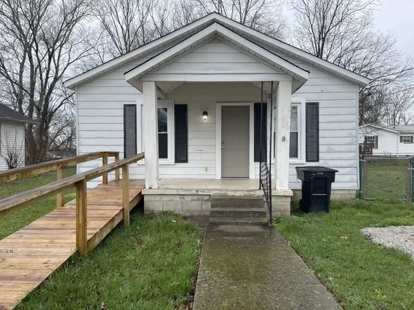 $1,000 | 302 West Decherd Street, Tullahoma, TN 37388