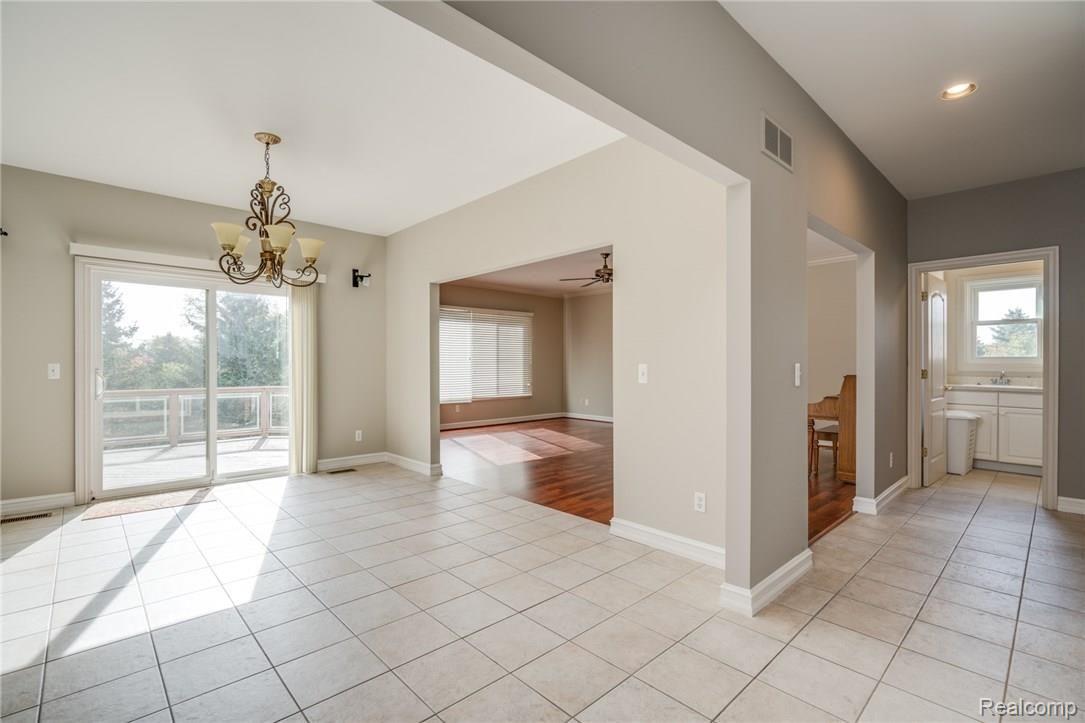 6602 Chatham Circle Rochester, MI 48306 - Photo 28 of 58 chatham-30.jpg
