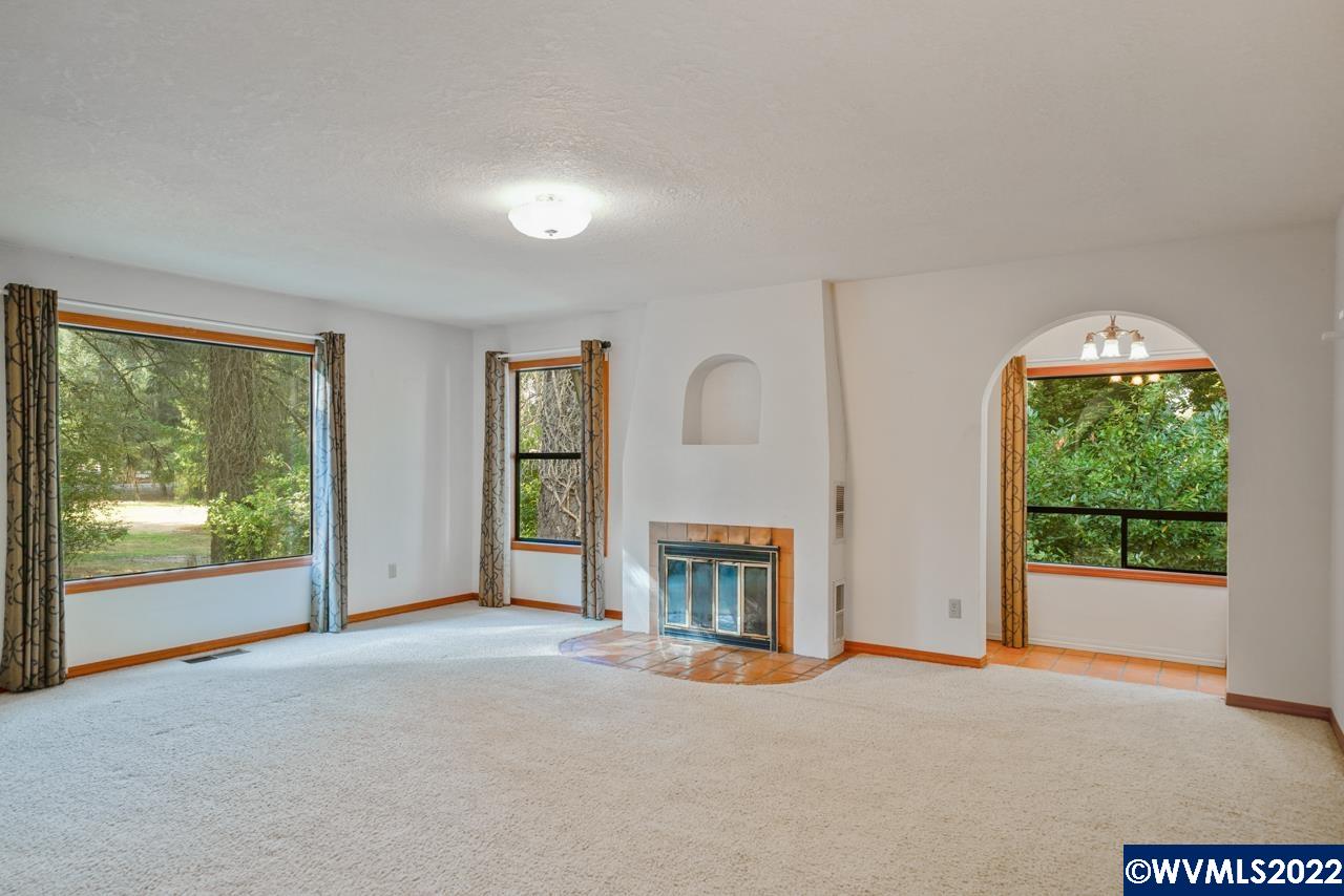 6515 Lardon Road Northeast Salem, OR 97305 - Photo 4 of 31