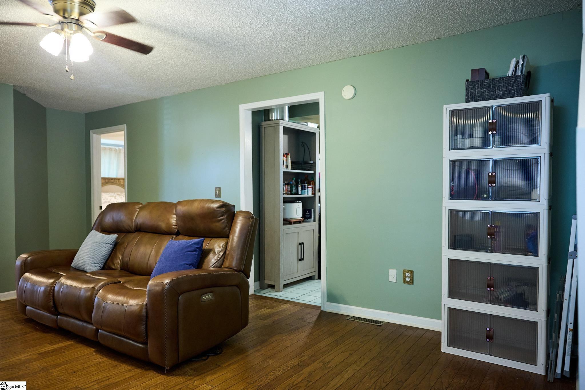 406 South 2nd Street Easley, SC 29640 - Photo 5 of 33