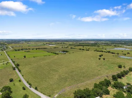 a view of an outdoor space