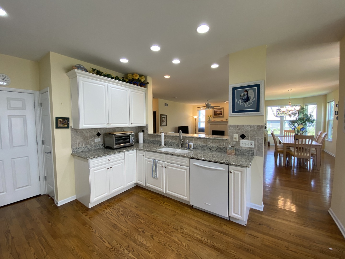 299 Ridge Road, Unit 299 North Aurora, IL 60542 - Photo 4 of 22
