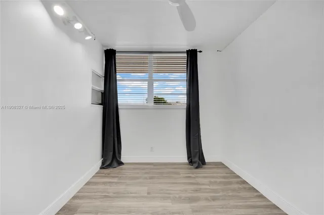 $190,000 | 4320 Washington Street, Unit 416, Hollywood, FL 33021