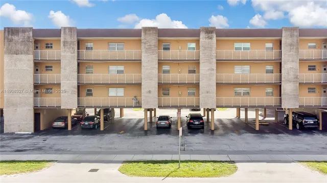 $190,000 | 4320 Washington Street, Unit 416, Hollywood, FL 33021