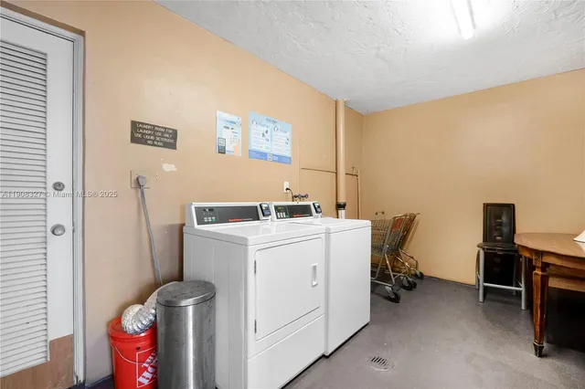 $190,000 | 4320 Washington Street, Unit 416, Hollywood, FL 33021