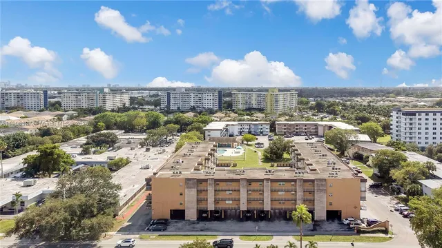 $190,000 | 4320 Washington Street, Unit 416, Hollywood, FL 33021