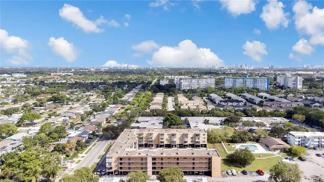 $190,000 | 4320 Washington Street, Unit 416, Hollywood, FL 33021