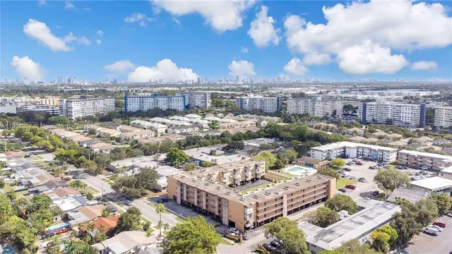 $190,000 | 4320 Washington Street, Unit 416, Hollywood, FL 33021