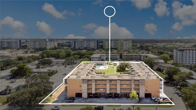 $190,000 | 4320 Washington Street, Unit 416, Hollywood, FL 33021