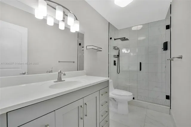 $190,000 | 4320 Washington Street, Unit 416, Hollywood, FL 33021