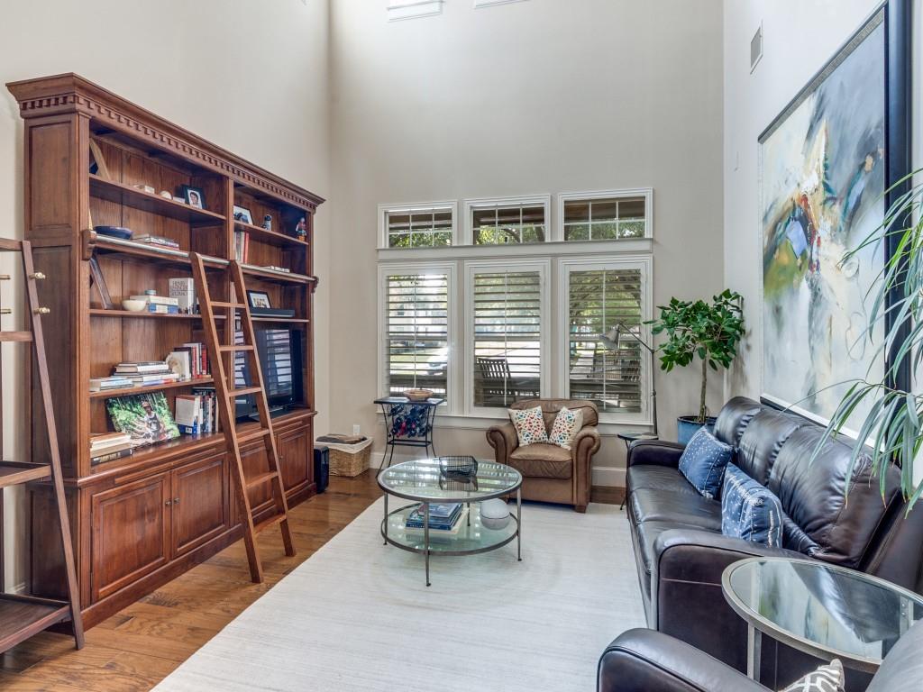 1600 Abrams Road, Unit 30 Dallas, TX 75214 - Photo 4 of 26 a living room with furniture and a potted plant