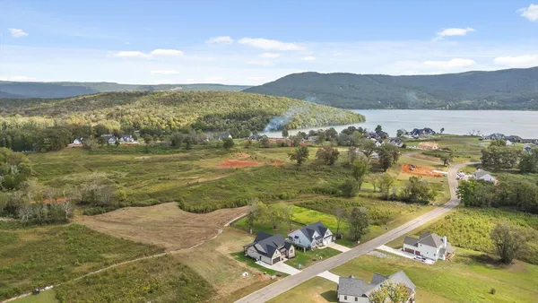 $745,000 | 349 Clubhouse Drive, Jasper, TN 37347