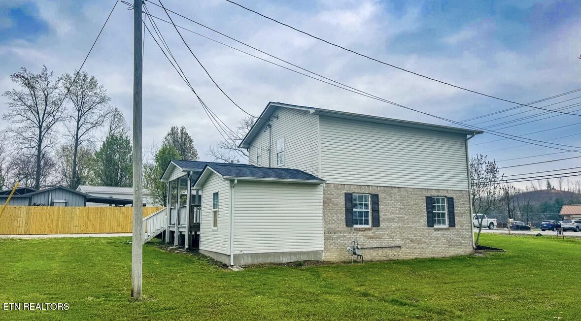 724 West 3rd Avenue Oneida, TN 37841 - Photo 6 of 31 IMG_2228