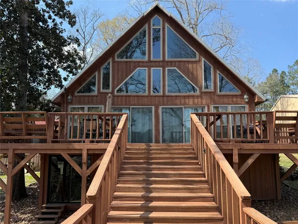 $585,000 | 173 Ridgecrest Drive, Burkeville, TX 75932