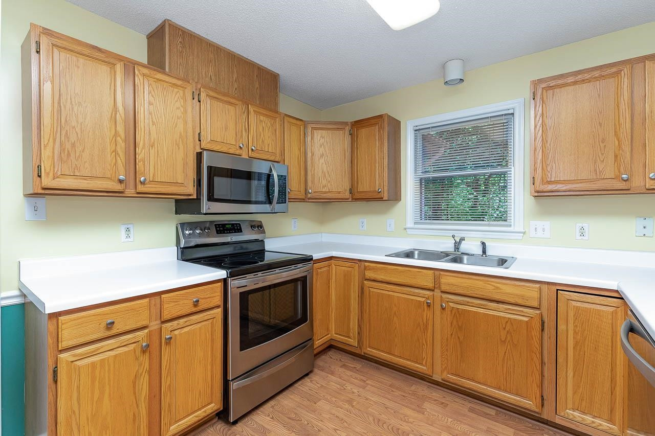 2732 Moorsfield Court Raleigh, NC 27604 - Photo 13 of 28 Photo 13