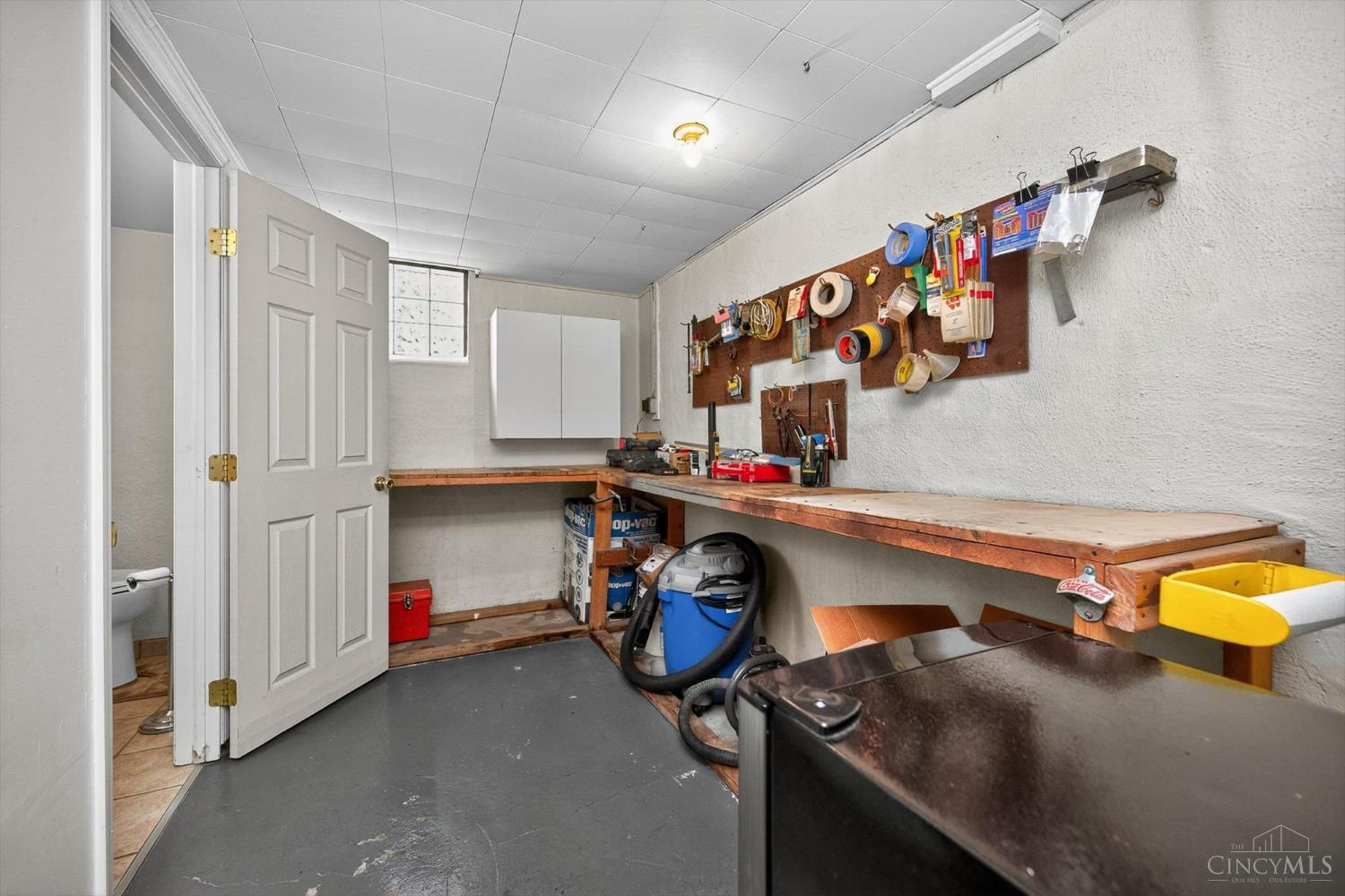 3899 Banks Road Cincinnati, OH 45245 - Photo 34 of 52 Gallery Image 34