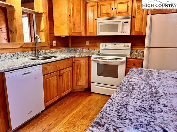 $469,000 | 140 Vixen Den Drive, Zionville, NC 28698