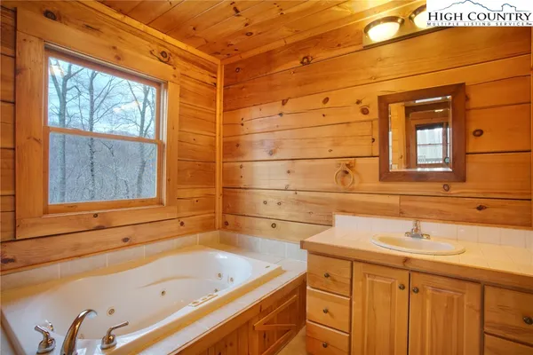 $469,000 | 140 Vixen Den Drive, Zionville, NC 28698