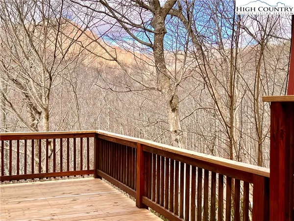 $469,000 | 140 Vixen Den Drive, Zionville, NC 28698
