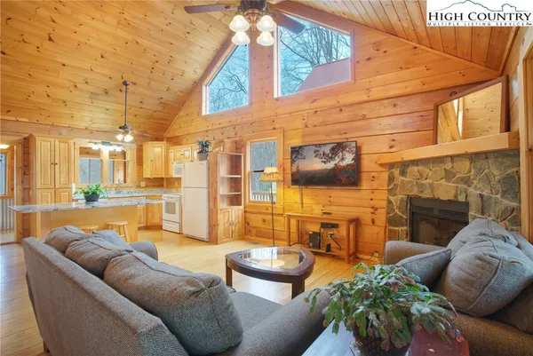 $469,000 | 140 Vixen Den Drive, Zionville, NC 28698