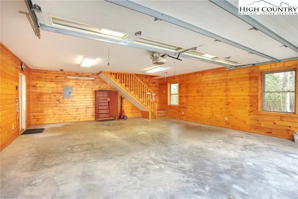 $469,000 | 140 Vixen Den Drive, Zionville, NC 28698