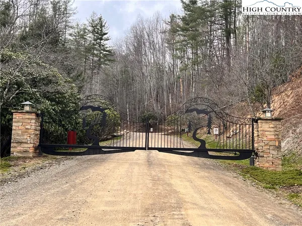 $469,000 | 140 Vixen Den Drive, Zionville, NC 28698
