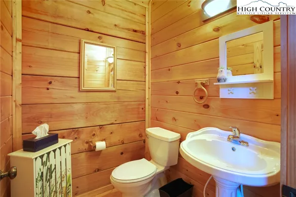 $469,000 | 140 Vixen Den Drive, Zionville, NC 28698