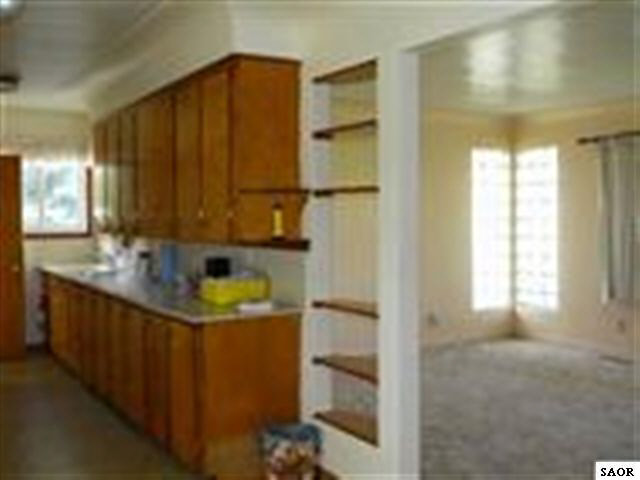 10734 Lansing Road Durand, MI 48429 - Photo 3 of 9 42739-2.JPG