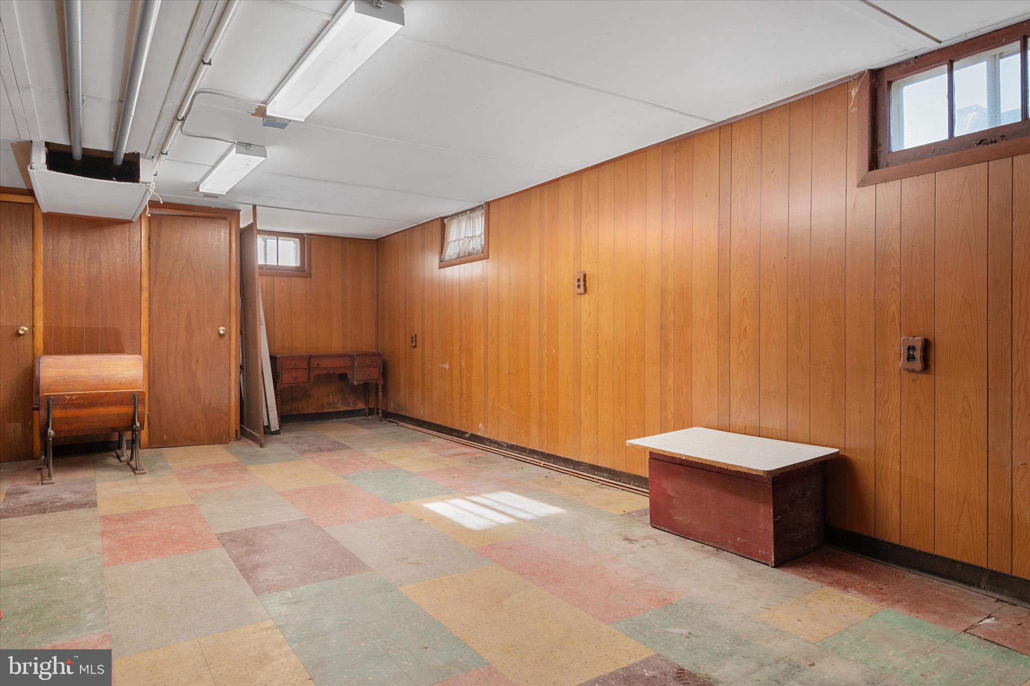 336 Arden Road West Baltimore, MD 21225 - Photo 20 of 21 a living room with furniture