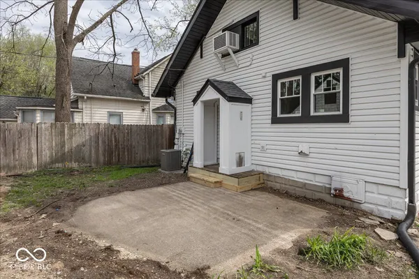 $2,600 | 6144 Winthrop Avenue, Indianapolis, IN 46220