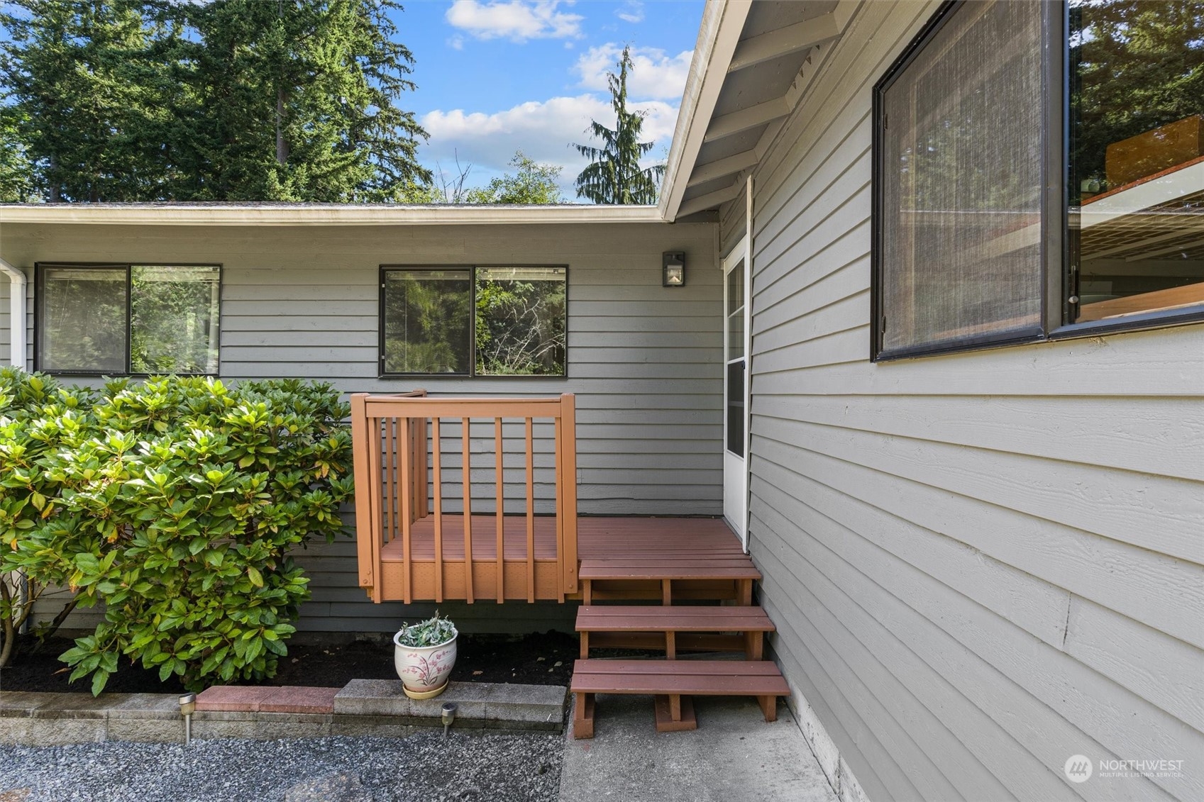 14919 54th Place West Edmonds, WA 98026 - Photo 32 of 33 a backyard of a house with seating space