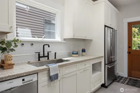 $1,375,000 | 2537 2nd Avenue West, Seattle, WA 98119