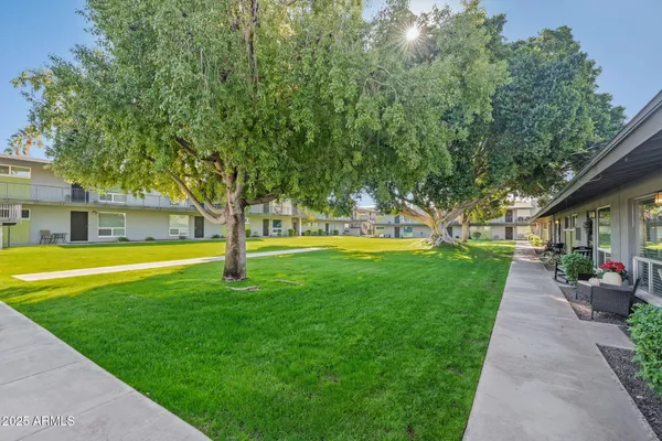 $229,500 | 7141 North 16th Street, Unit 35, Phoenix, AZ 85020