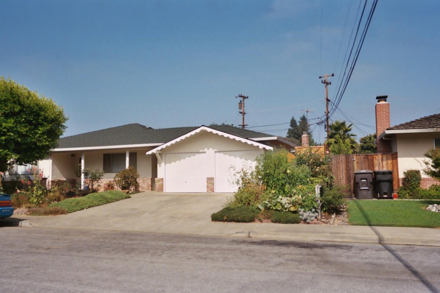 1020 Williams Way Mountain View, CA 94040 - Photo 2 of 7