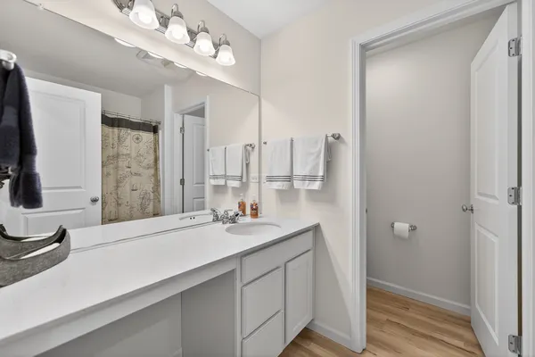 $499,900 | 2110 Silver Leaf Drive, Island Lake, IL 60042