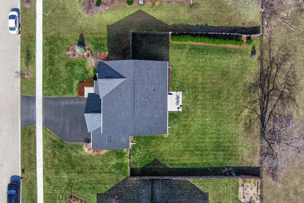 $499,900 | 2110 Silver Leaf Drive, Island Lake, IL 60042