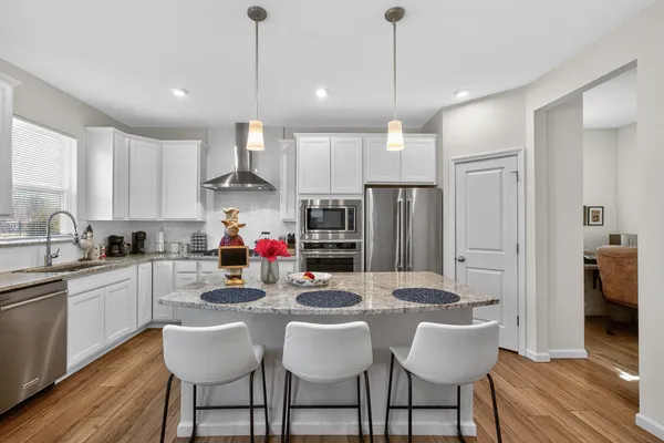 $499,900 | 2110 Silver Leaf Drive, Island Lake, IL 60042