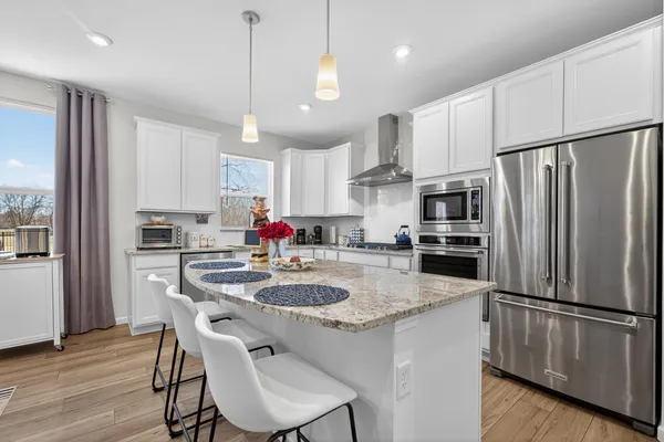 $499,900 | 2110 Silver Leaf Drive, Island Lake, IL 60042