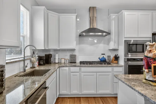 $499,900 | 2110 Silver Leaf Drive, Island Lake, IL 60042