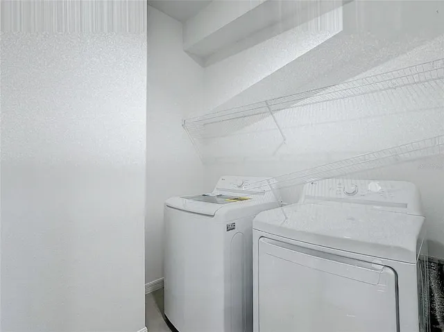 a view of empty room with an empty space