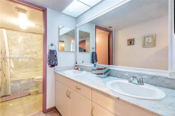 $4,300 | 9341 Collins Avenue, Unit 1204, Surfside, FL 33154